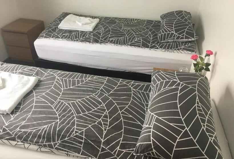 اتاق استاندارد با سرویس بهداشتی مشترک, Hamrahlíð 9 Guesthouse