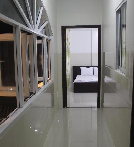 اتاق خانوادگی, Haivan Hostel