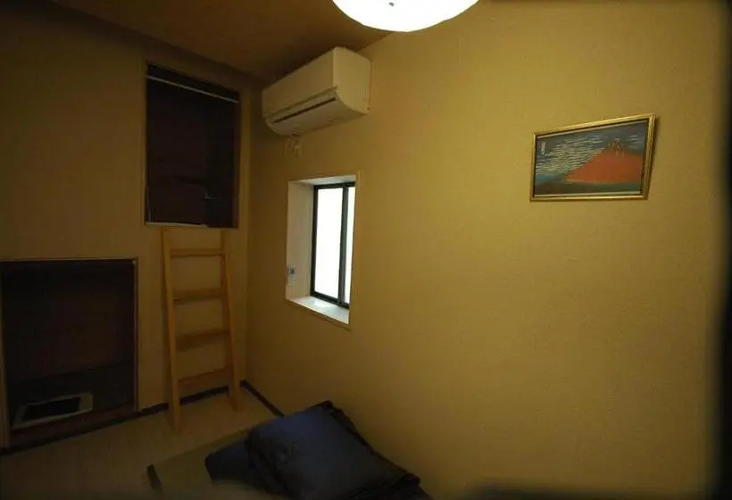 Standard Kolmen Hengen Huone, Chambre Dhote Tatami