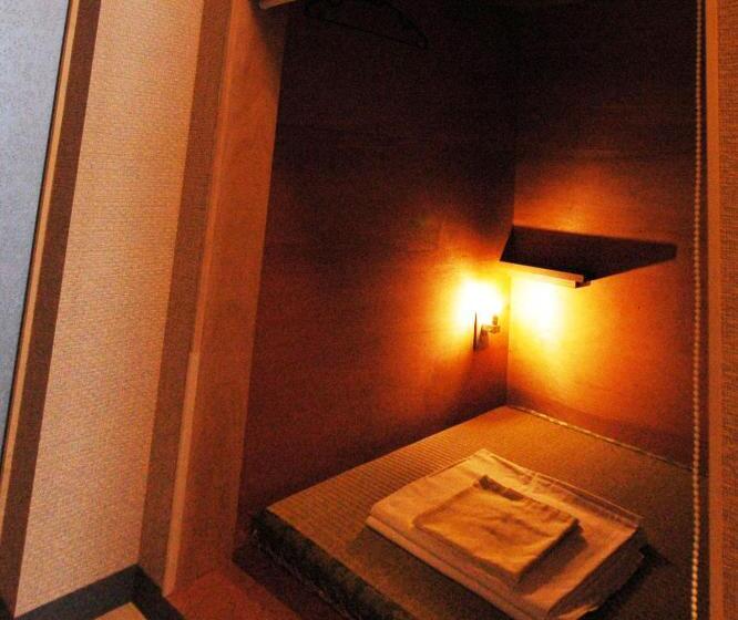 חדר משפחתי, Chambre Dhote Tatami