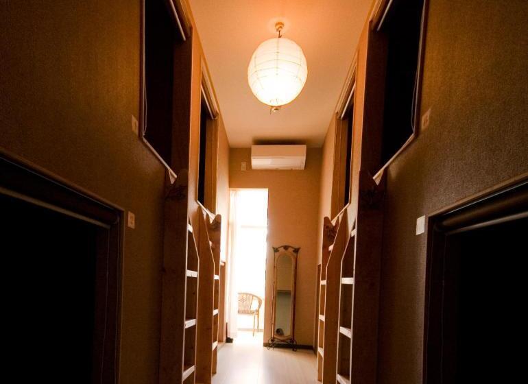 חדר משפחתי, Chambre Dhote Tatami