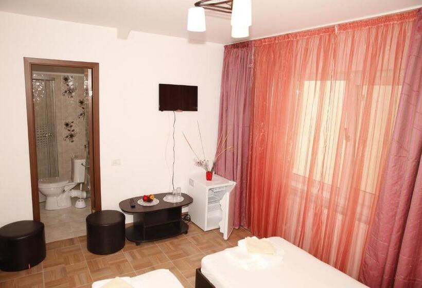 اتاق استاندارد, El Capitano   Mamaia Nord