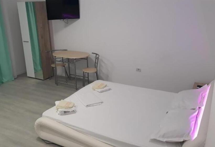 استودیو استاندارد با تخت کینگ, El Capitano   Mamaia Nord