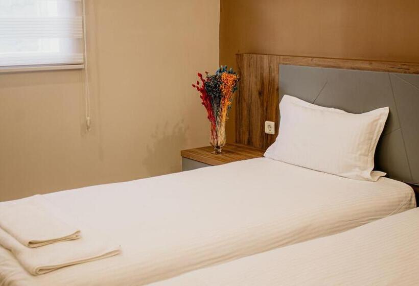 Номер Economy, Hayat Palas