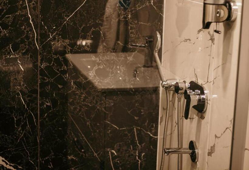 Номер Economy, Hayat Palas