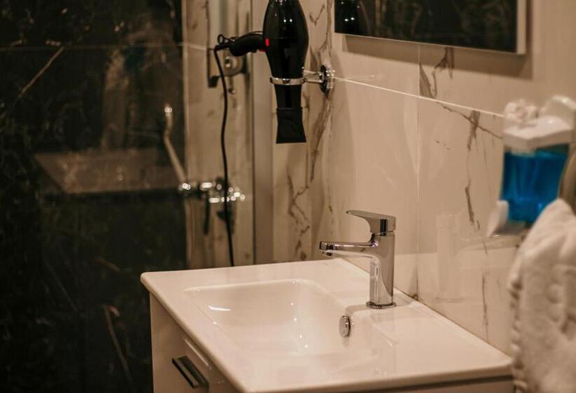 Номер Economy, Hayat Palas