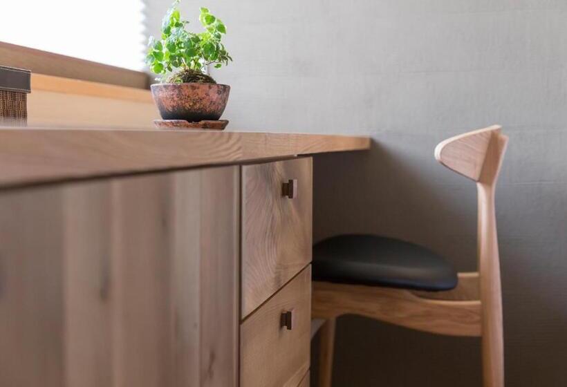 חדר סטנדרט, Shioriya