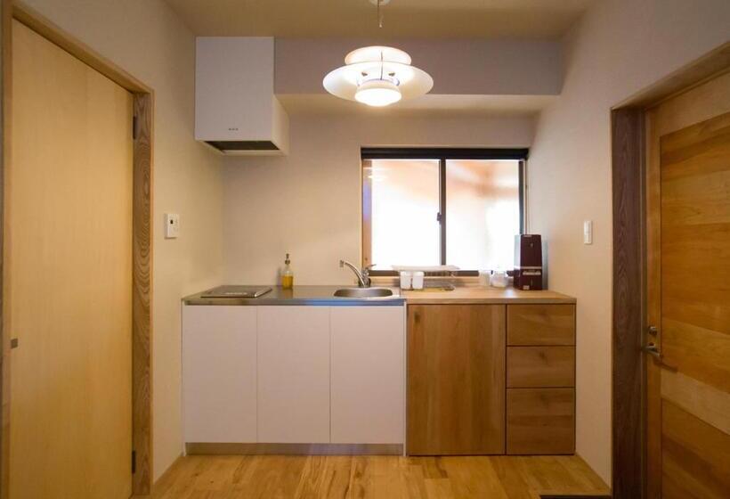 חדר סטנדרט יחיד, Shioriya