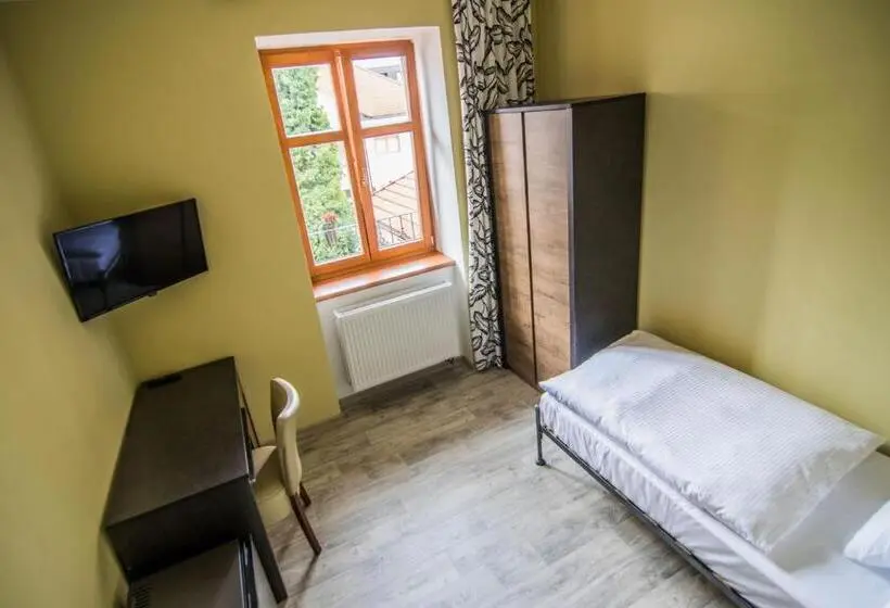 Standard Yhden Hengen Huone, Pension Viktorin