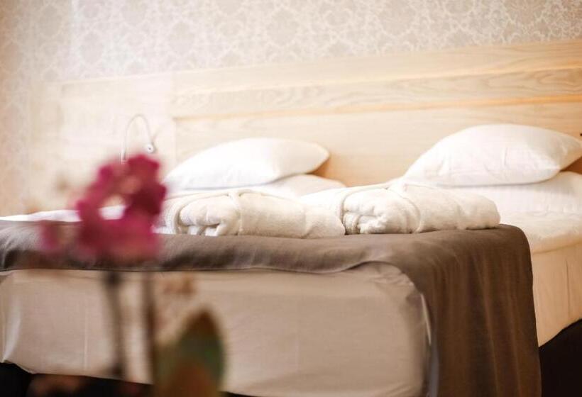 سوییت, Donhoff Residence