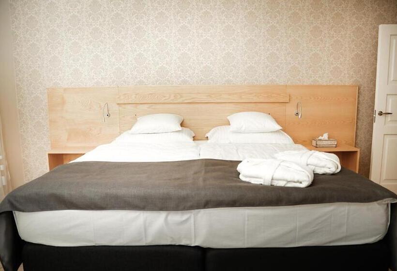 سوییت, Donhoff Residence