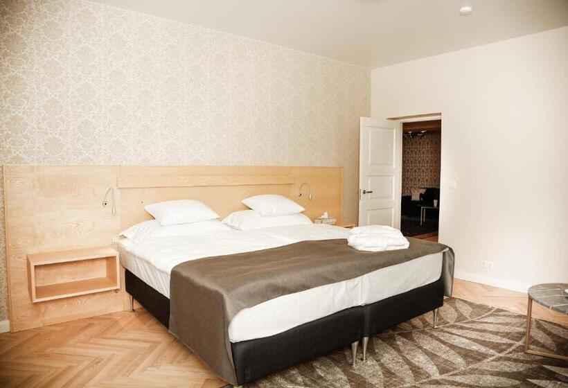 سوییت, Donhoff Residence