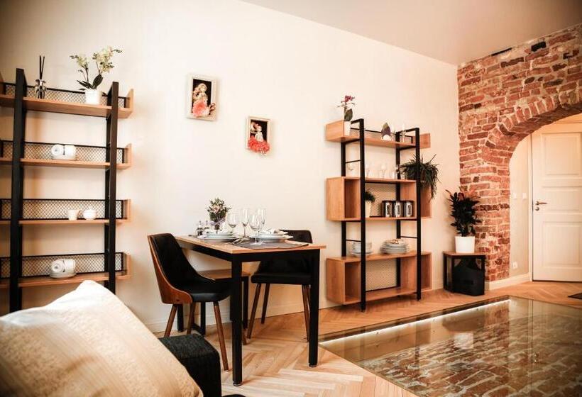 سوییت لوکس, Donhoff Residence