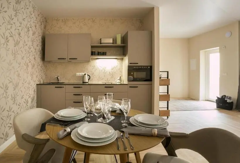 استودیوی استاندارد, Donhoff Residence