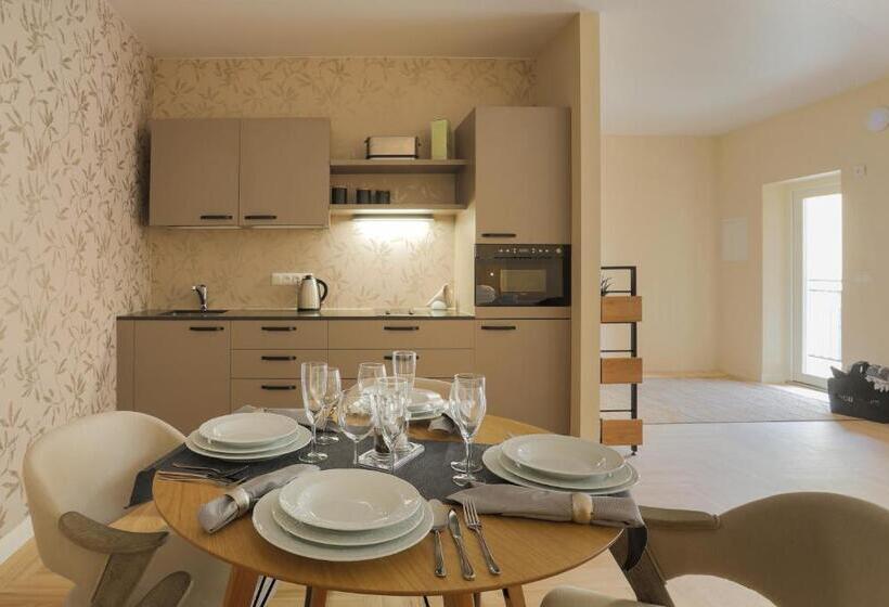 استودیوی استاندارد, Donhoff Residence