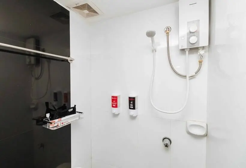 スタンダードルーム, Reddoorz Near Bambang Station