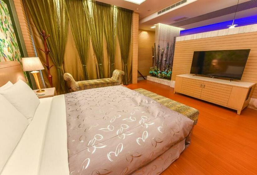 اتاق سوپریور, Purple Garden Motel