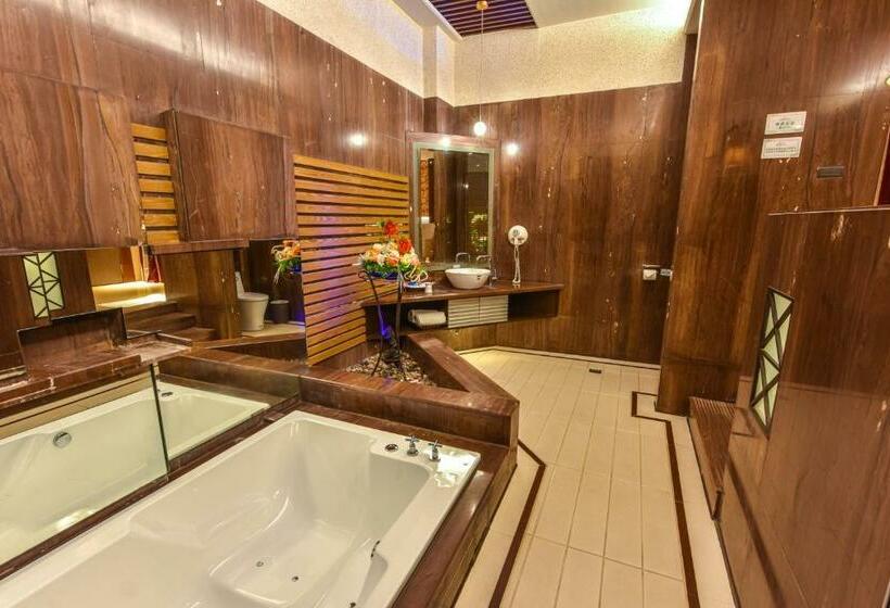 اتاق سوپریور, Purple Garden Motel
