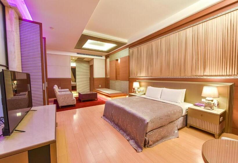 اتاق لوکس, Purple Garden Motel