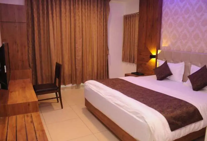 Quarto deluxe, Devkinandan