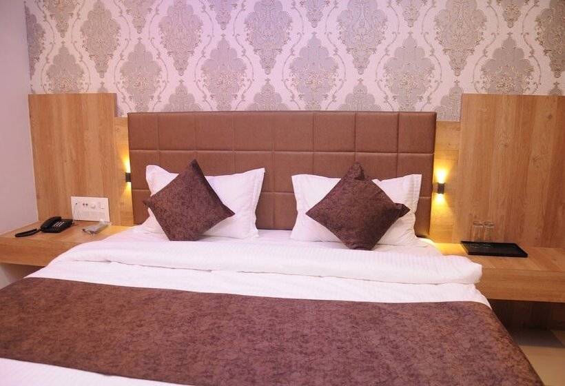 Номер Deluxe, Devkinandan