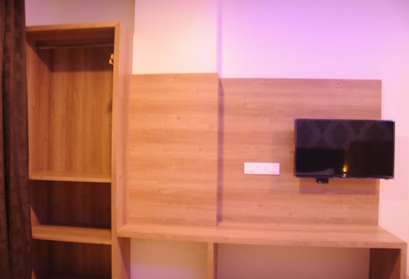 Номер Deluxe, Devkinandan