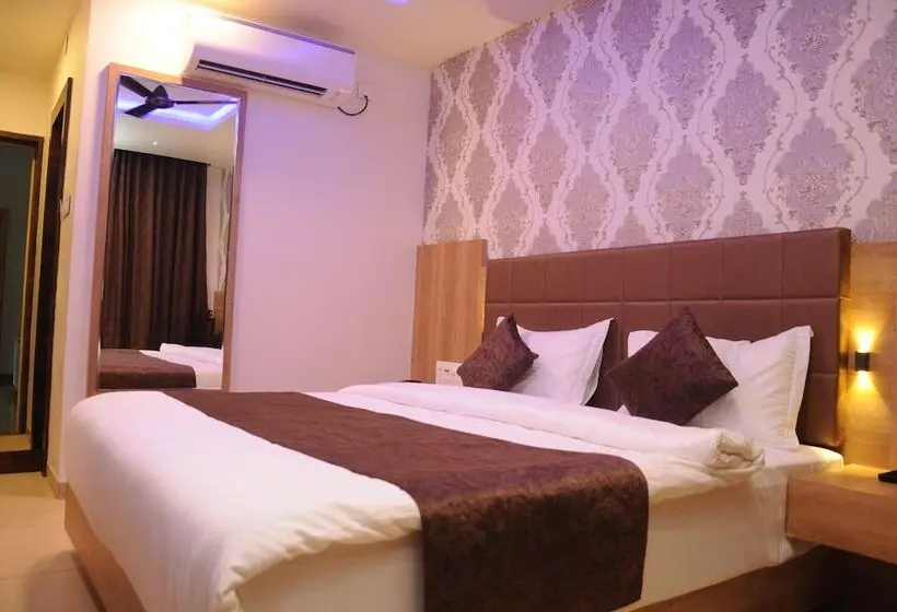 Quarto deluxe, Devkinandan