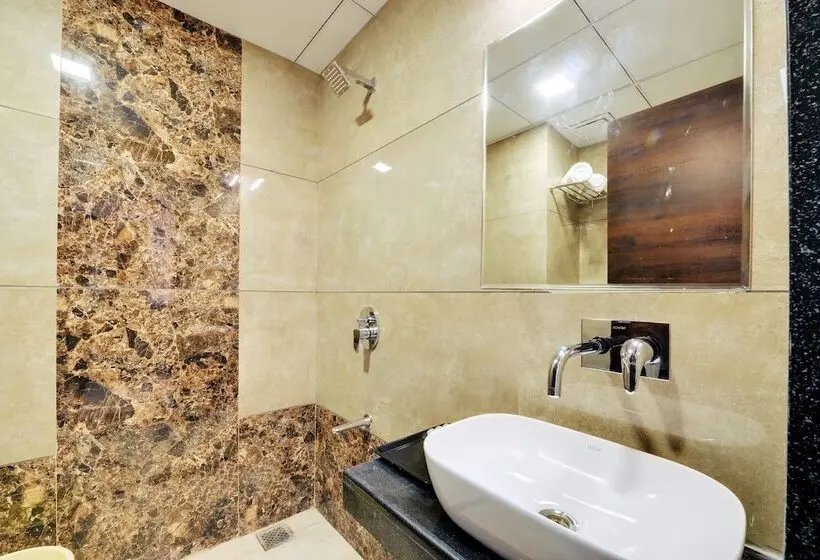 Quarto deluxe, Devkinandan