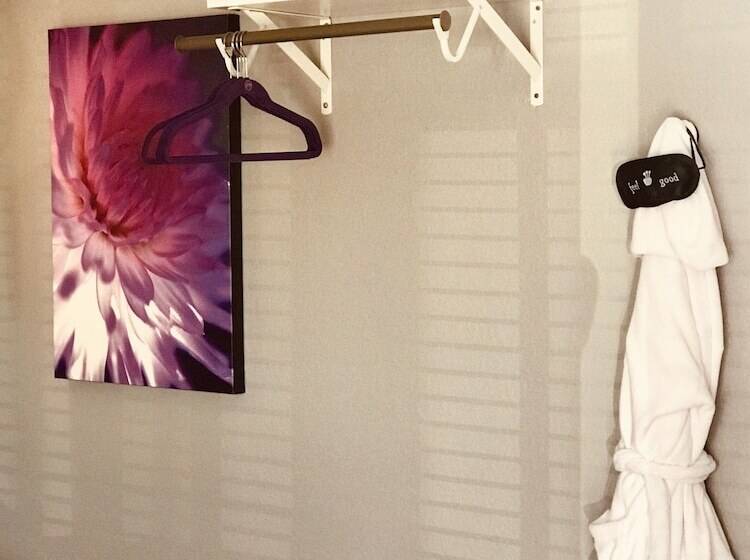 デラックススタジオ, Eo Bungalows, Black Hills