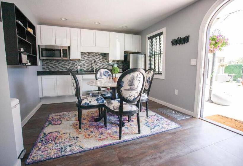 スタンダードバンガロー, Eo Bungalows, Black Hills