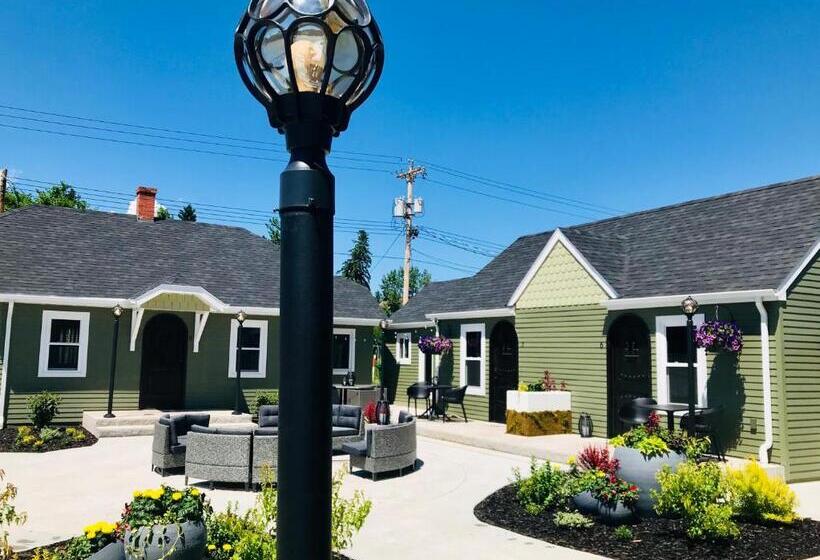 スタンダードバンガロー, Eo Bungalows, Black Hills