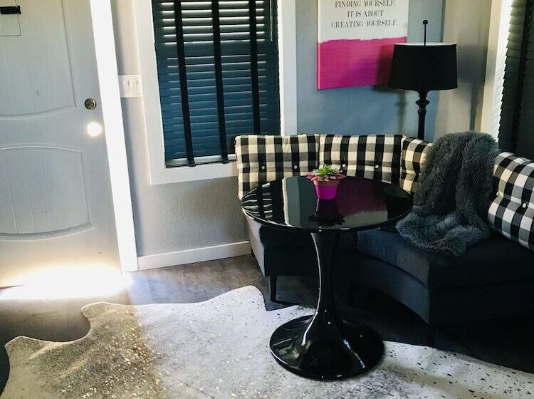 デラックススタジオ, Eo Bungalows, Black Hills