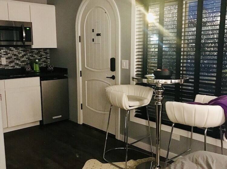 デラックススタジオ, Eo Bungalows, Black Hills