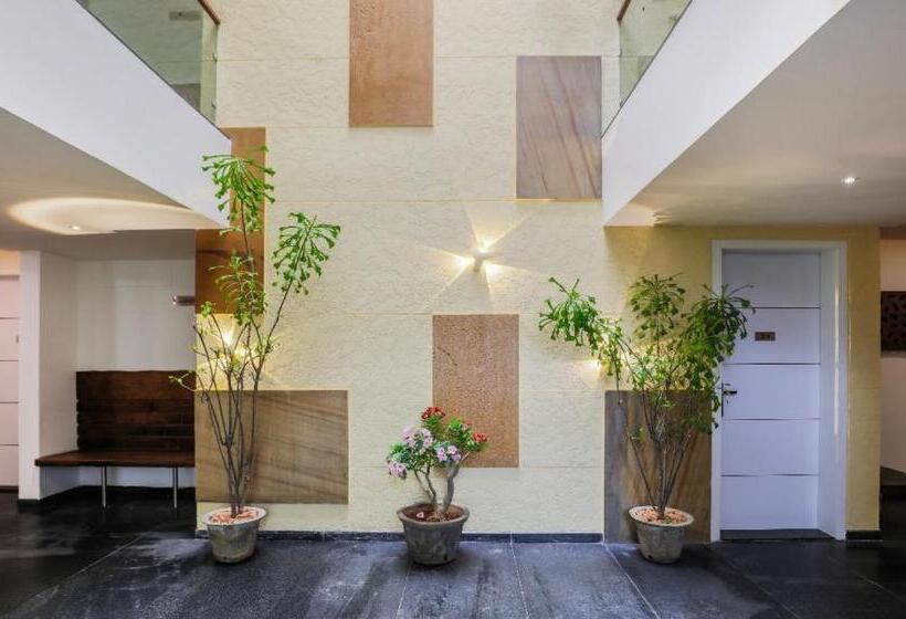 Quarto Superior, Rohini Apart