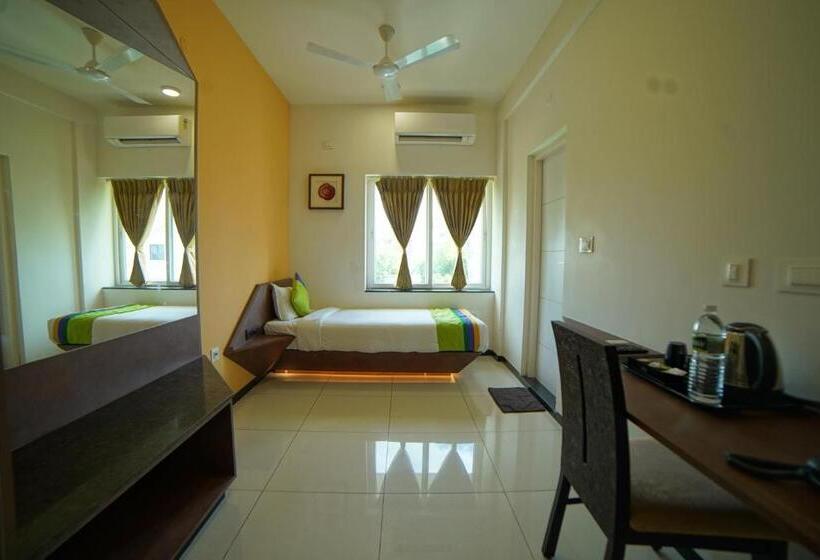 Quarto Superior, Rohini Apart