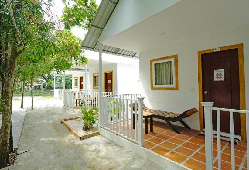 Standardrum med Terrass, Onederz Koh Rong Sanloem