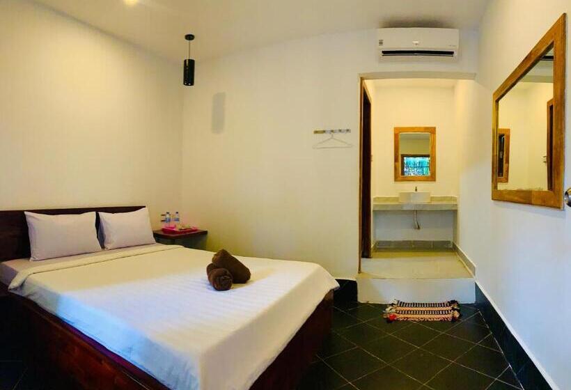 Standard Room, Onederz Koh Rong Sanloem