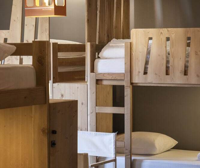 共用房间的床, Base Camp Lodge   Bourg Saint Maurice