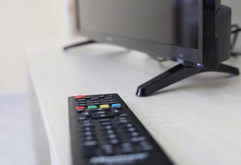 اتاق لوکس, Clove Beach