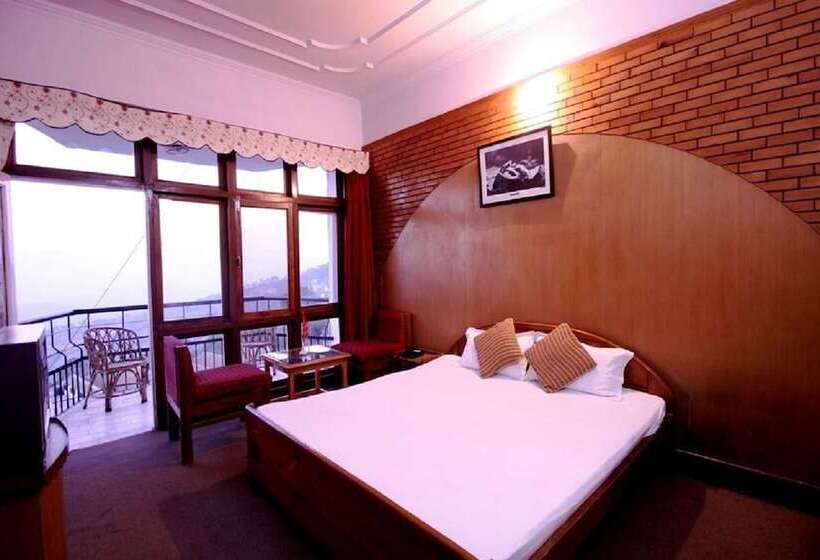 Номер Deluxe, Goroomgo Tribhuwan Ranikhet