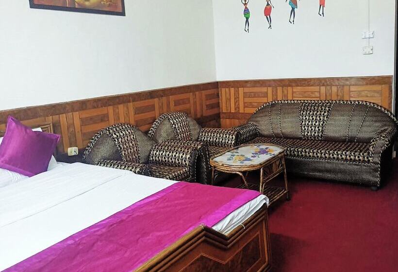 デラックスルーム, Goroomgo Tribhuwan Ranikhet