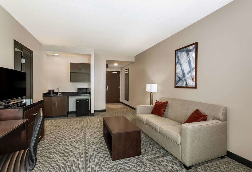 キングサイズベッドのスイートルーム, Wingate By Wyndham Angola