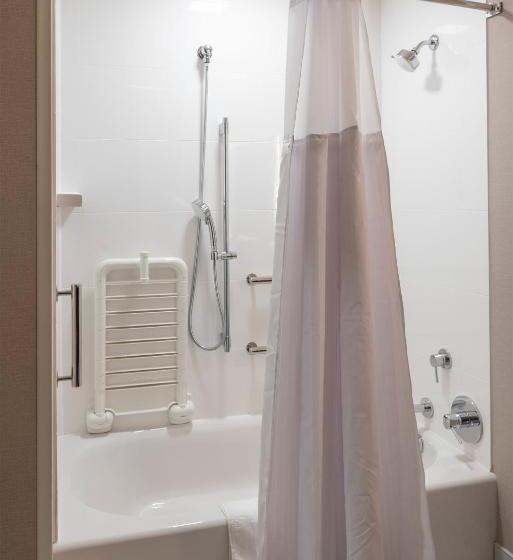 身障者適用キングサイズベッドルーム, Wingate By Wyndham Angola