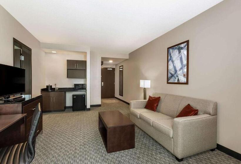 キングサイズベッドのスイートルーム, Wingate By Wyndham Angola