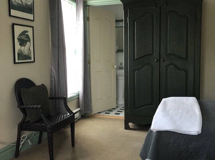 Номер Стандарт, Auberge Knowlton