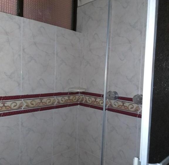 Chambre Triple Standard, Mónaco