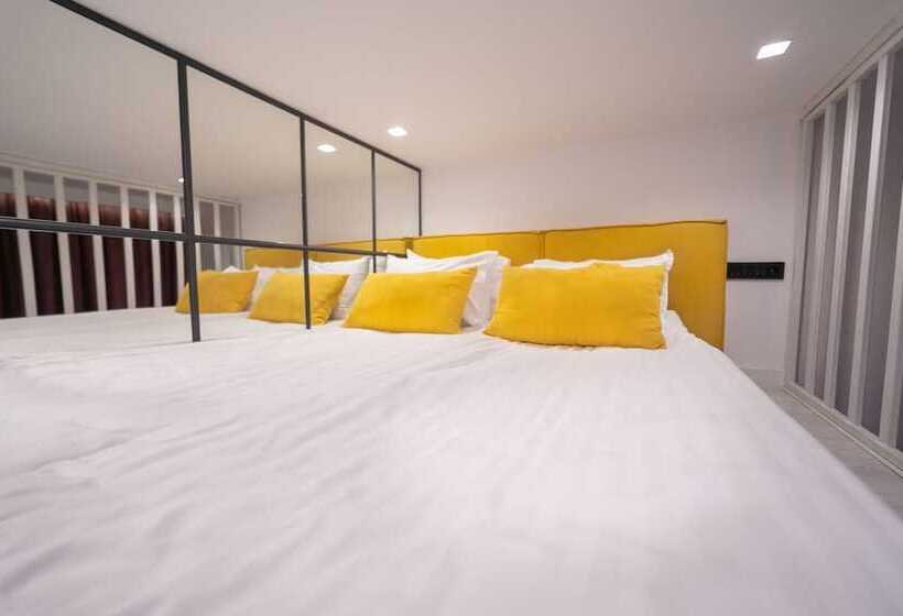 Economy Triple Room, Cities Gallery Apart