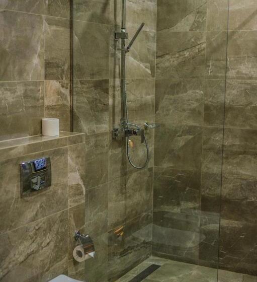 اتاق خانوادگی, Bernardazzi Grand