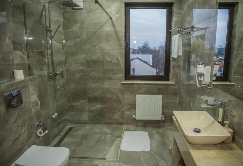 اتاق خانوادگی, Bernardazzi Grand