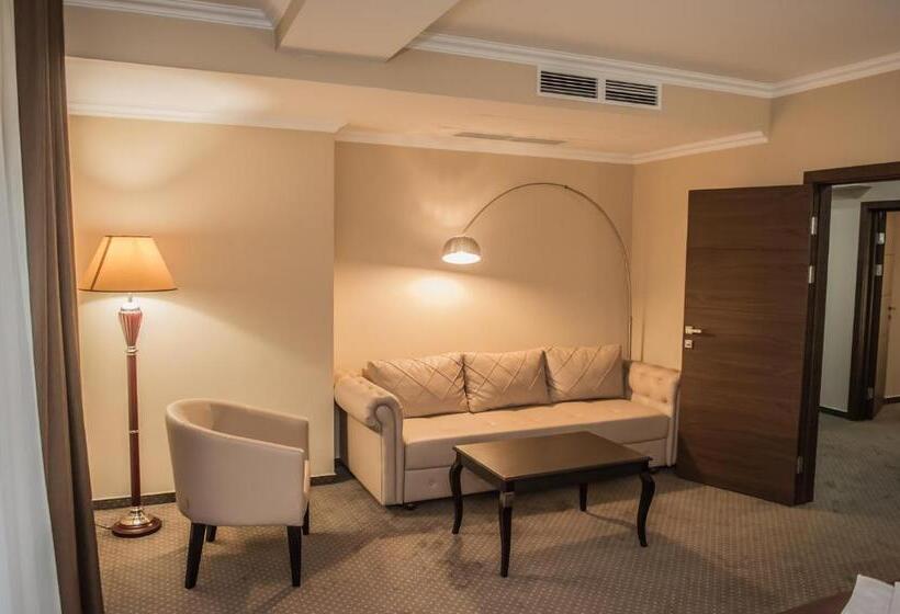 اتاق خانوادگی, Bernardazzi Grand